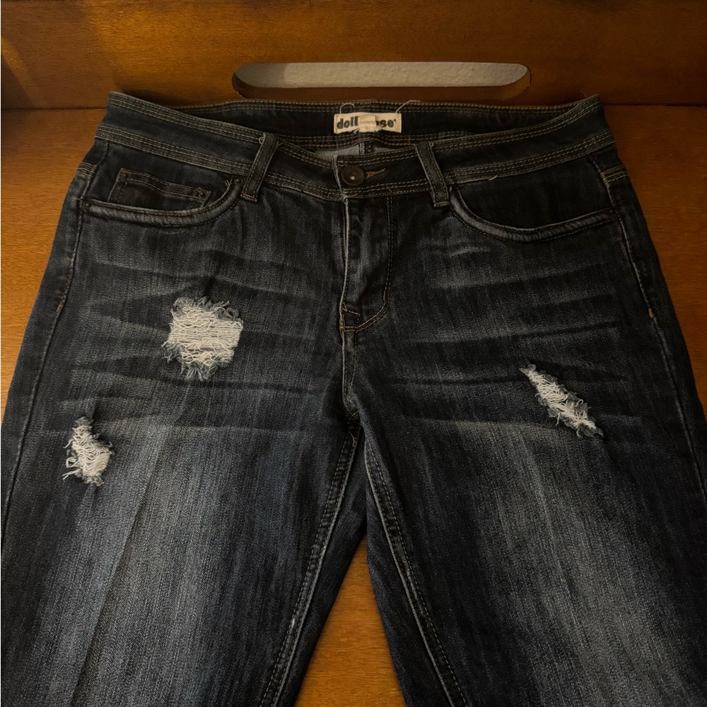 Black distressed skinny jeans